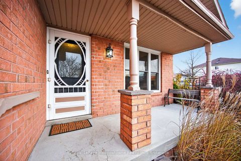 Photo 6 at 1 Draper Crescent, Painswick North, Barrie