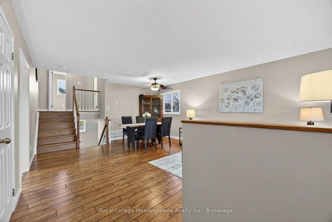 Photo 7 at 1 Draper Crescent, Painswick North, Barrie