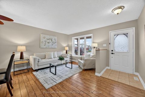 Photo 8 at 1 Draper Crescent, Painswick North, Barrie