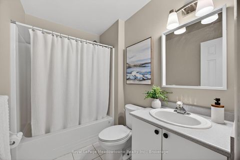 Photo 30 at 1 Draper Crescent, Painswick North, Barrie