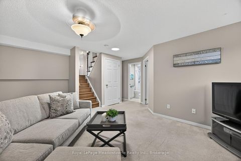 Photo 33 at 1 Draper Crescent, Painswick North, Barrie