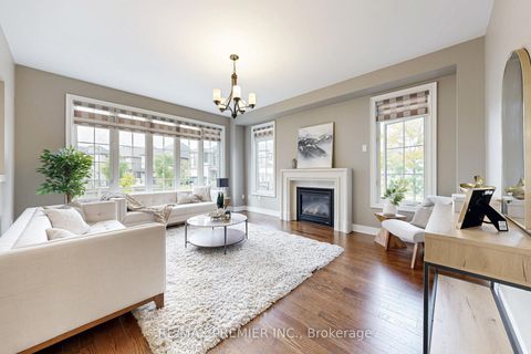 Photo 9 at 28 Rivoli Drive, Vellore Village, Vaughan