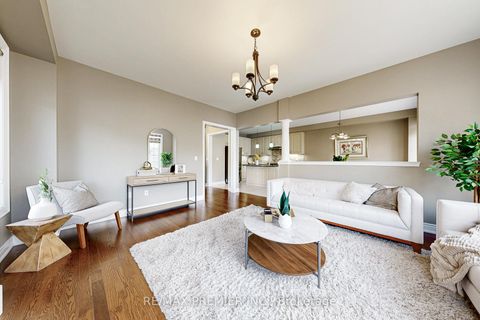 Photo 11 at 28 Rivoli Drive, Vellore Village, Vaughan