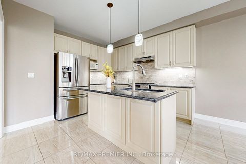 Photo 14 at 28 Rivoli Drive, Vellore Village, Vaughan