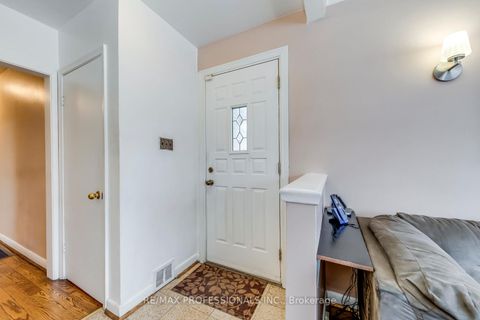 Photo 5 at 7 Belgate Place, West Deane, Toronto