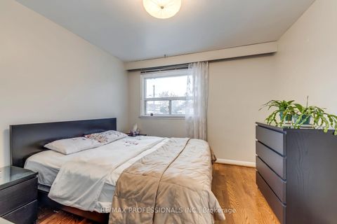 Photo 19 at 7 Belgate Place, West Deane, Toronto