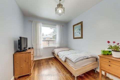 Photo 23 at 7 Belgate Place, West Deane, Toronto