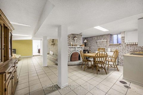 Photo 8 at 4 - 35 Beaconsfield Avenue, Little Portugal, Toronto