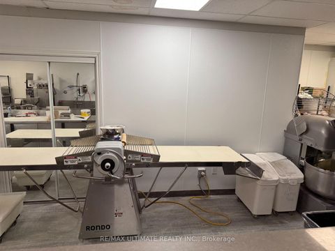 Photo 7 at 2897 Lake Shore Boulevard W, New Toronto, Toronto