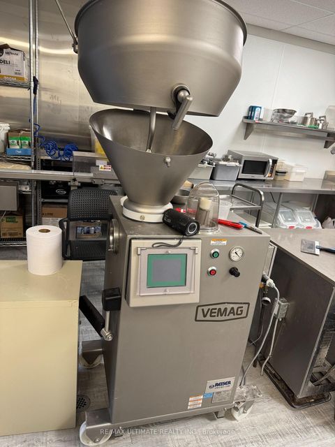 Photo 9 at 2897 Lake Shore Boulevard W, New Toronto, Toronto