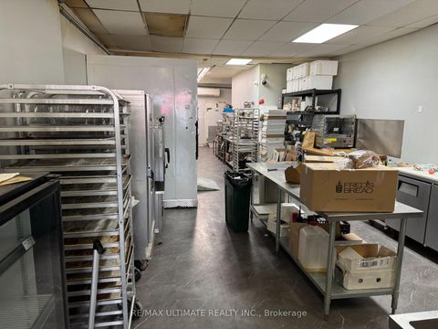 Photo 12 at 2897 Lake Shore Boulevard W, New Toronto, Toronto