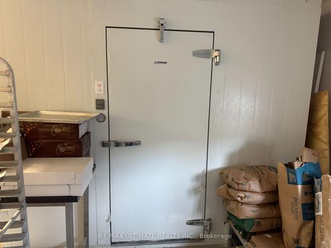 Photo 14 at 2897 Lake Shore Boulevard W, New Toronto, Toronto