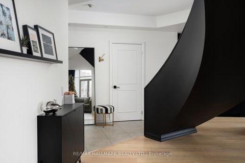 Photo 1 at 903 - 3 Mcalpine Street, Annex, Toronto