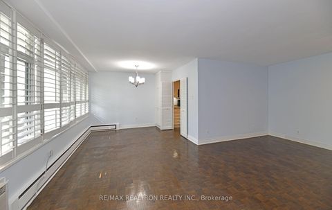 Photo 4 at 501 - 581 Avenue Rd Road, St. Clair, Toronto