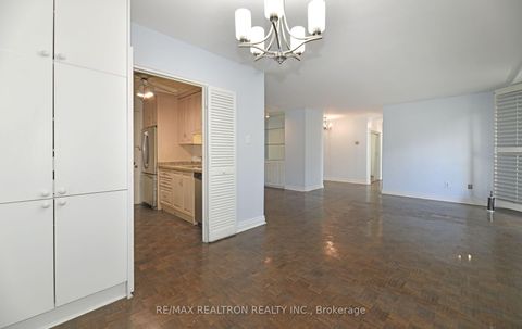 Photo 5 at 501 - 581 Avenue Rd Road, St. Clair, Toronto