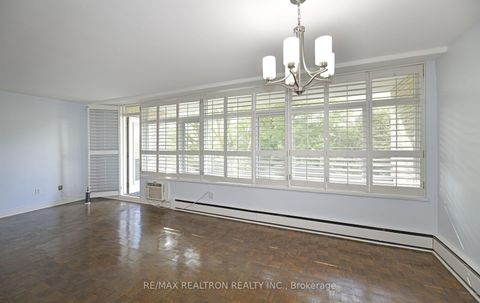 Photo 9 at 501 - 581 Avenue Rd Road, St. Clair, Toronto