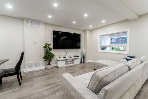 Photo 2 at 47 Mahoney Avenue, Mount Dennis, Toronto