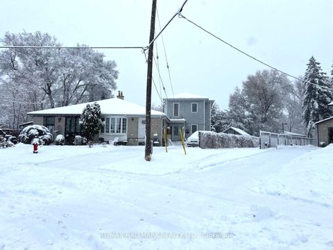 Photo 2 at 274 Demaine Crescent, Crosby, Richmond Hill