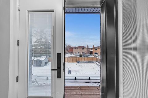 Photo 24 at 4 Lovering Road, L'Amoreaux, Toronto