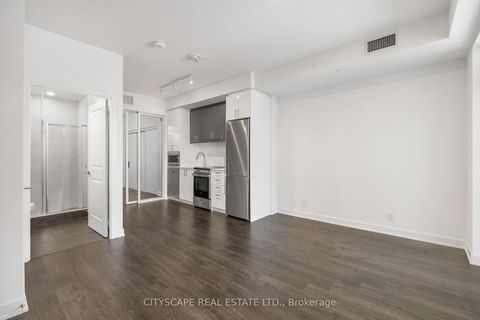 Photo 4 at 501 - 30 Upper Mall Way, Brownridge, Vaughan