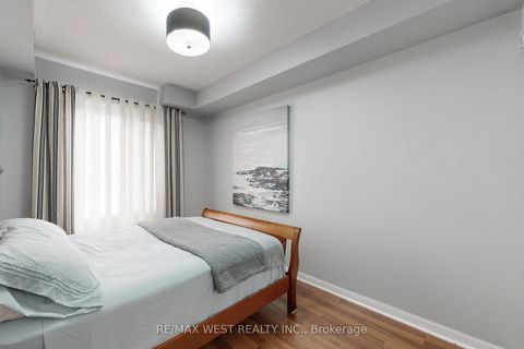 Photo 17 at 2046 - 3043 Finch Avenue W, Humbermede, Toronto
