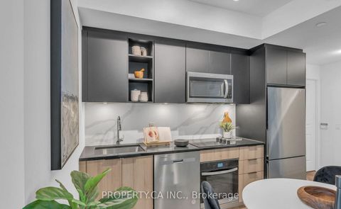 Photo 2 at 713 - 543 Richmond Street W, Waterfront Communities C1, Toronto