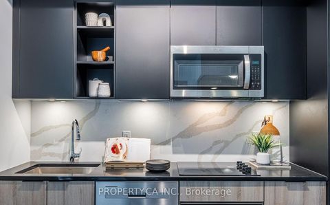 Photo 3 at 713 - 543 Richmond Street W, Waterfront Communities C1, Toronto