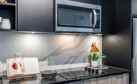 Photo 4 at 713 - 543 Richmond Street W, Waterfront Communities C1, Toronto