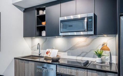 Photo 5 at 713 - 543 Richmond Street W, Waterfront Communities C1, Toronto