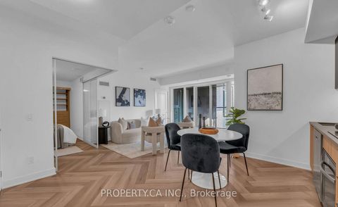 Photo 12 at 713 - 543 Richmond Street W, Waterfront Communities C1, Toronto