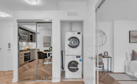 Photo 14 at 713 - 543 Richmond Street W, Waterfront Communities C1, Toronto