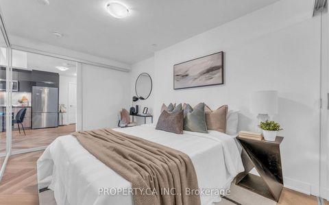Photo 15 at 713 - 543 Richmond Street W, Waterfront Communities C1, Toronto