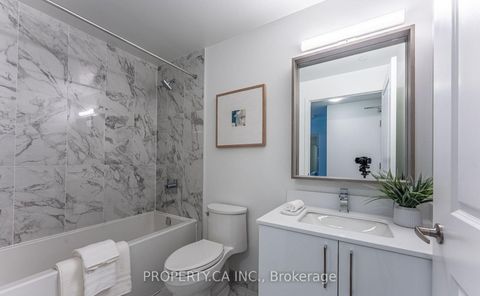 Photo 23 at 713 - 543 Richmond Street W, Waterfront Communities C1, Toronto