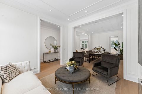 Photo 4 at 42 Agar Crescent, City Centre West, Toronto