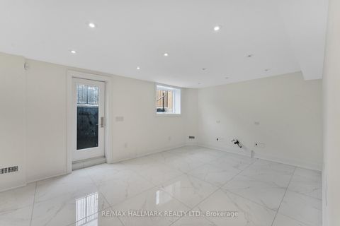 Photo 44 at 42 Agar Crescent, City Centre West, Toronto