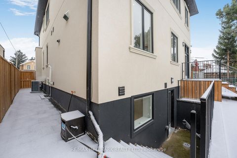 Photo 48 at 42 Agar Crescent, City Centre West, Toronto