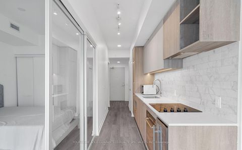 Photo 8 at 331 - 2020 Bathurst Street, Cedarvale, Toronto