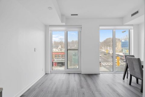 Photo 11 at 331 - 2020 Bathurst Street, Cedarvale, Toronto