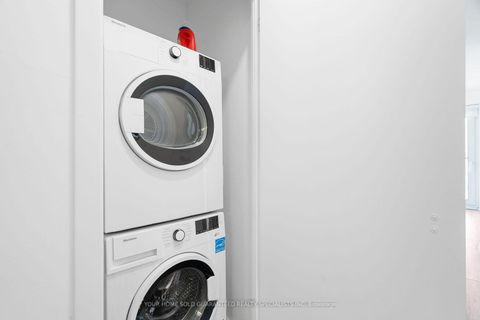 Photo 19 at 331 - 2020 Bathurst Street, Cedarvale, Toronto