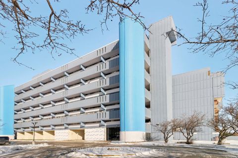 Photo 2 at 720 - 4645 Jane Street, Black Creek, Toronto