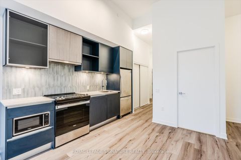 Photo 4 at 132 - 395 Dundas Street W, OA Rural Oakville, Oakville