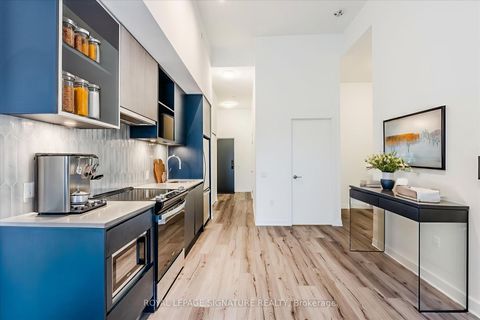 Photo 6 at 132 - 395 Dundas Street W, OA Rural Oakville, Oakville