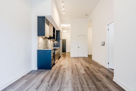 Photo 9 at 132 - 395 Dundas Street W, OA Rural Oakville, Oakville