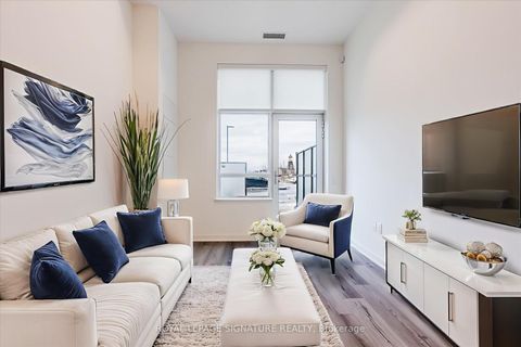 Photo 10 at 132 - 395 Dundas Street W, OA Rural Oakville, Oakville