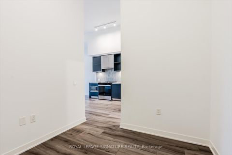 Photo 15 at 132 - 395 Dundas Street W, OA Rural Oakville, Oakville