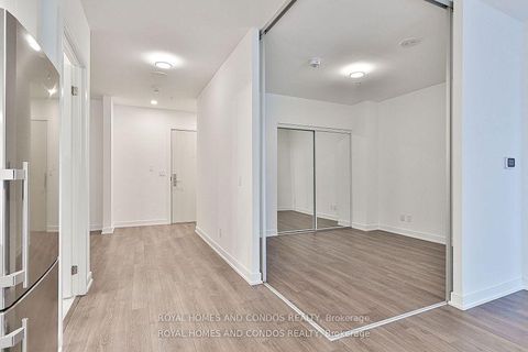 Photo 15 at 402 - 30 Samuel Wood Way, City Centre West, Toronto