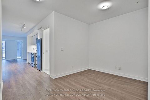 Photo 22 at 402 - 30 Samuel Wood Way, City Centre West, Toronto