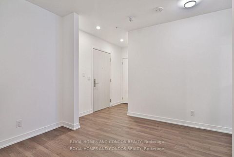 Photo 24 at 402 - 30 Samuel Wood Way, City Centre West, Toronto