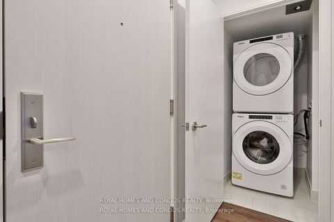 Photo 31 at 402 - 30 Samuel Wood Way, City Centre West, Toronto