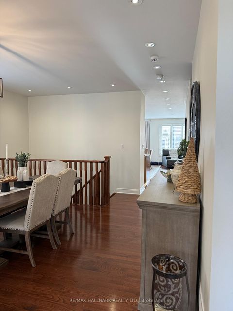 Photo 6 at 220 Tonner Crescent, Bayview Northeast, Aurora